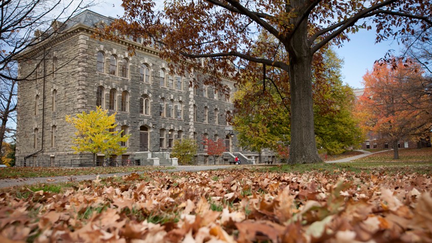 Alumni gift endows director position for Jewish Studies Program