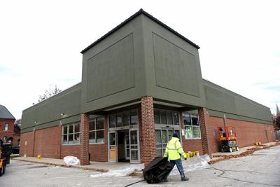 New Business: Possible liquor store prompts debate; Tavern in the Square opens in Bedford