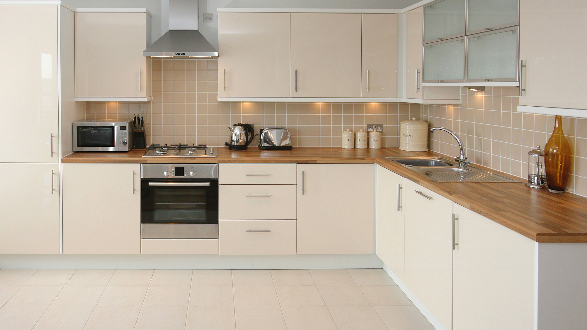 Five warning signs homeowners need to replace their kitchen appliances – one is ‘already out of date’