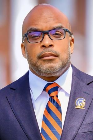 Virginia State University extends president's contract through 2032