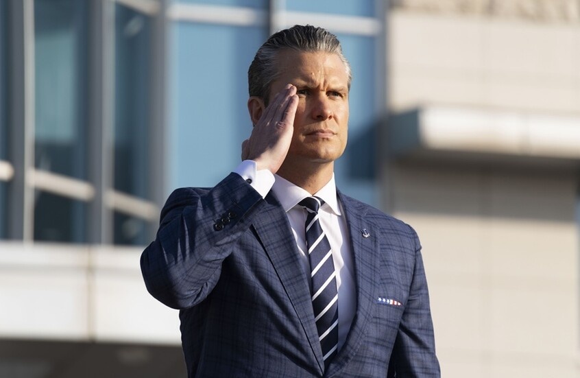 U.S. Defense Secretary Announces New Strikes Targeting Ships in the Pacific Ocean